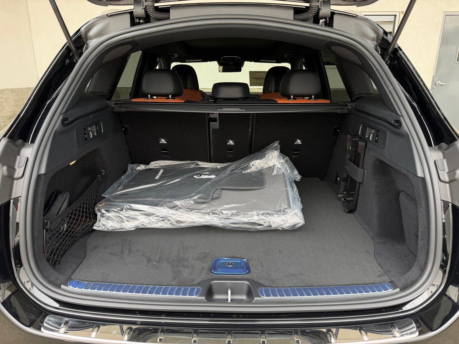 New 2026 Black Mercedes-Benz GLC 300 image 45