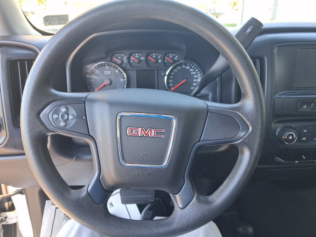 Used 2017  GMC Base image 9