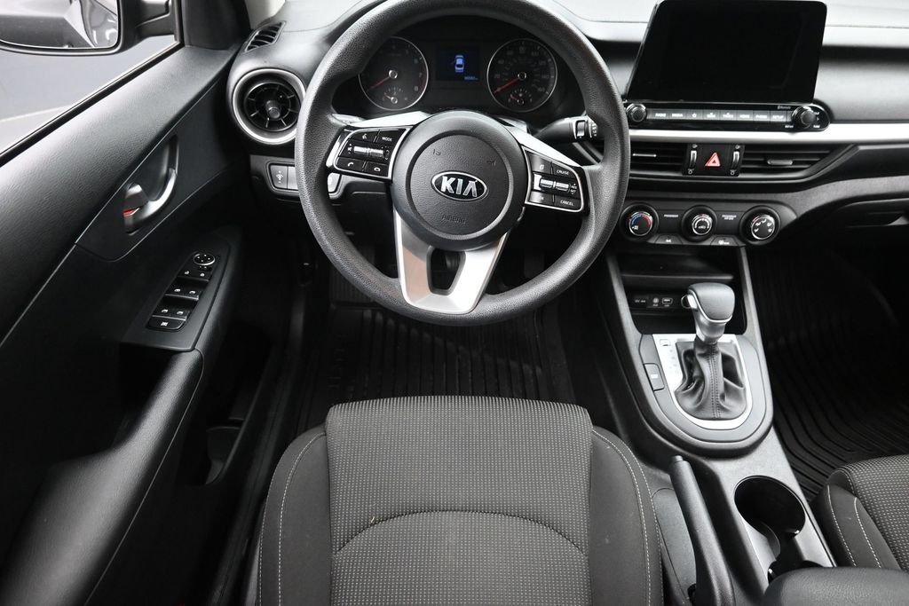 Used 2021 Black Kia FE image 12