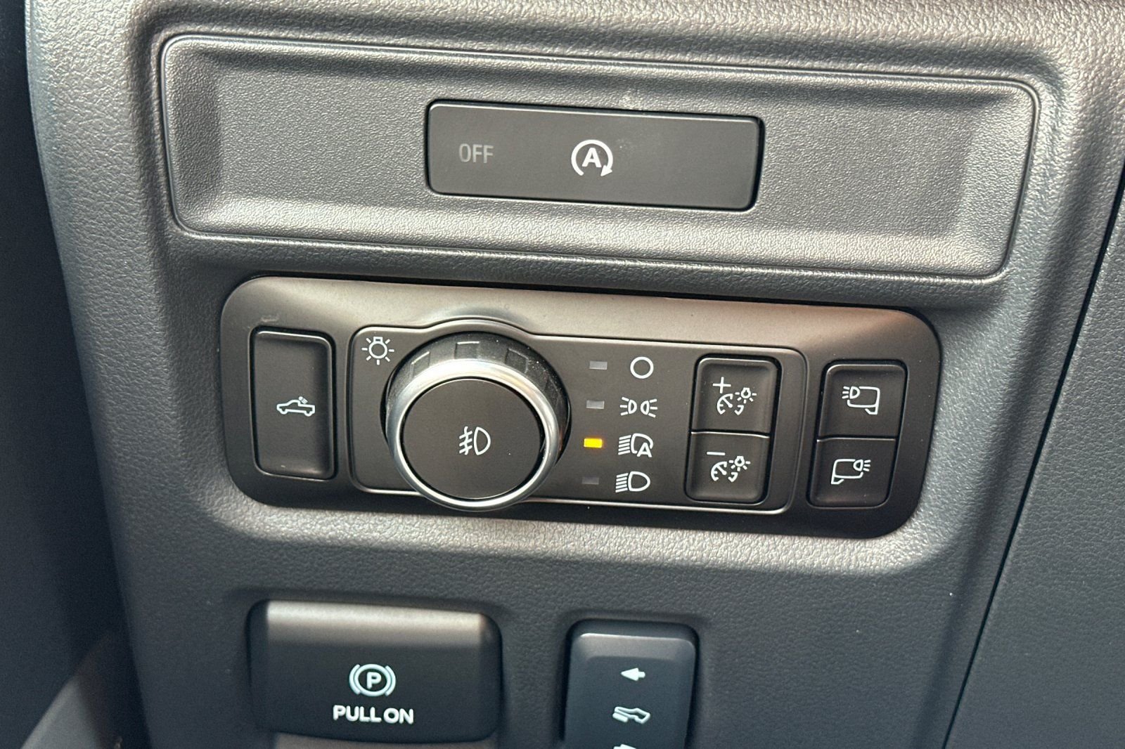 Used 2025 White Ford Lariat image 29