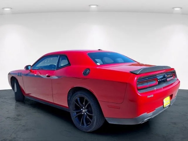 Used 2018 Red Dodge SXT image 13