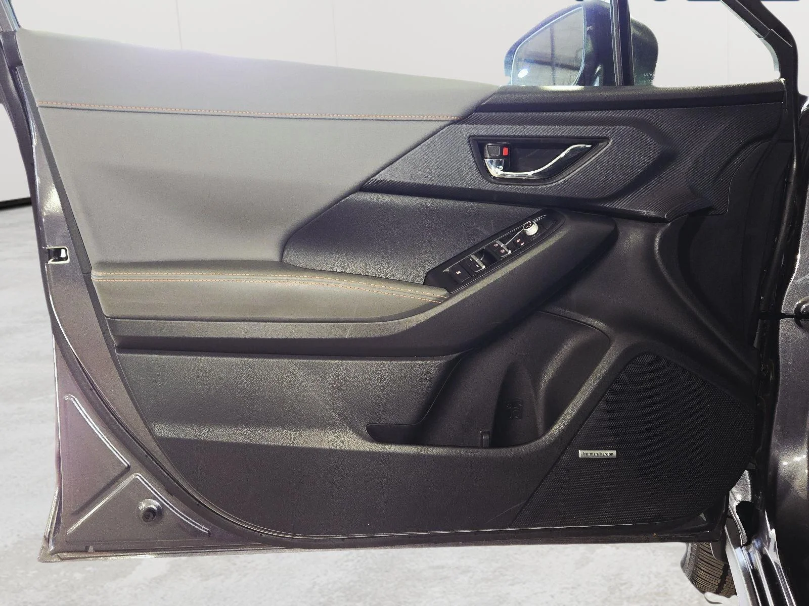 Used 2025 Magnetite Gray Metallic Subaru Limited image 13
