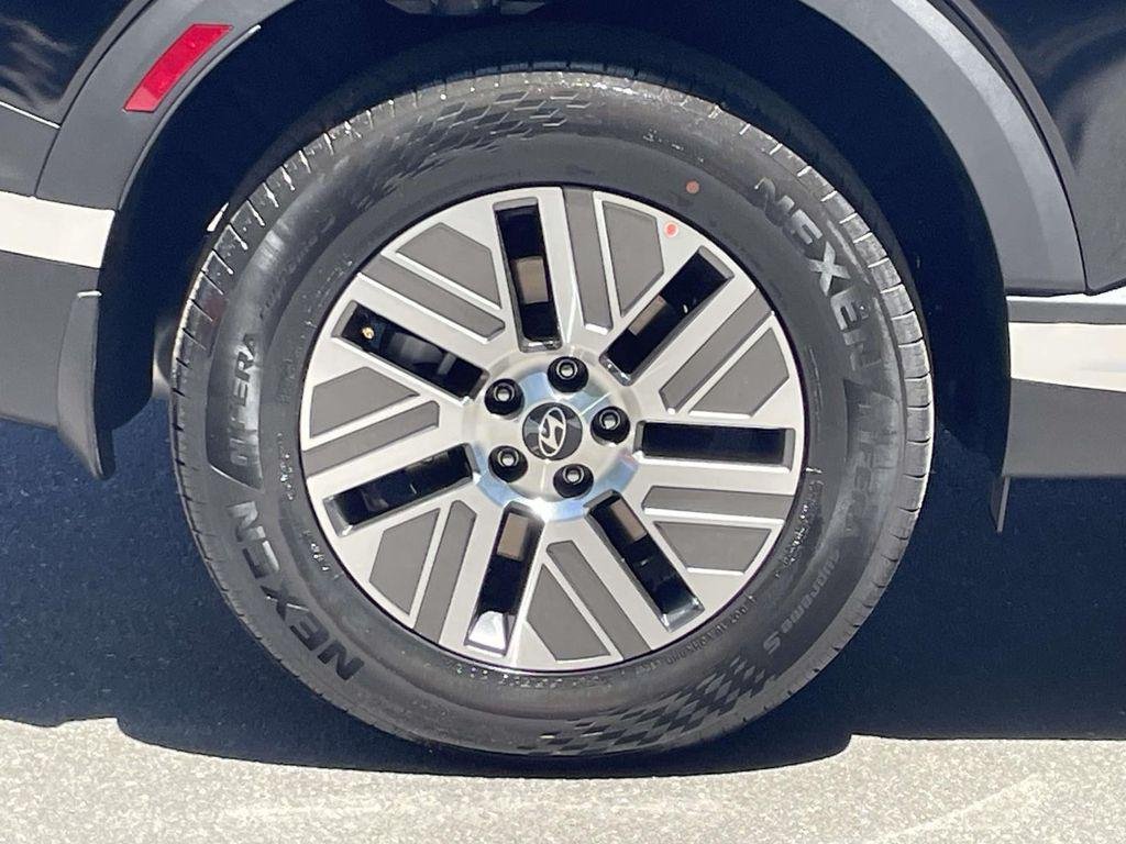 New 2026 Black Hyundai SEL 8P image 7