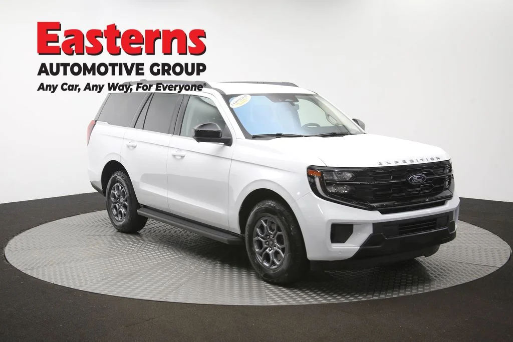 Used 2025 White Ford Active image 49