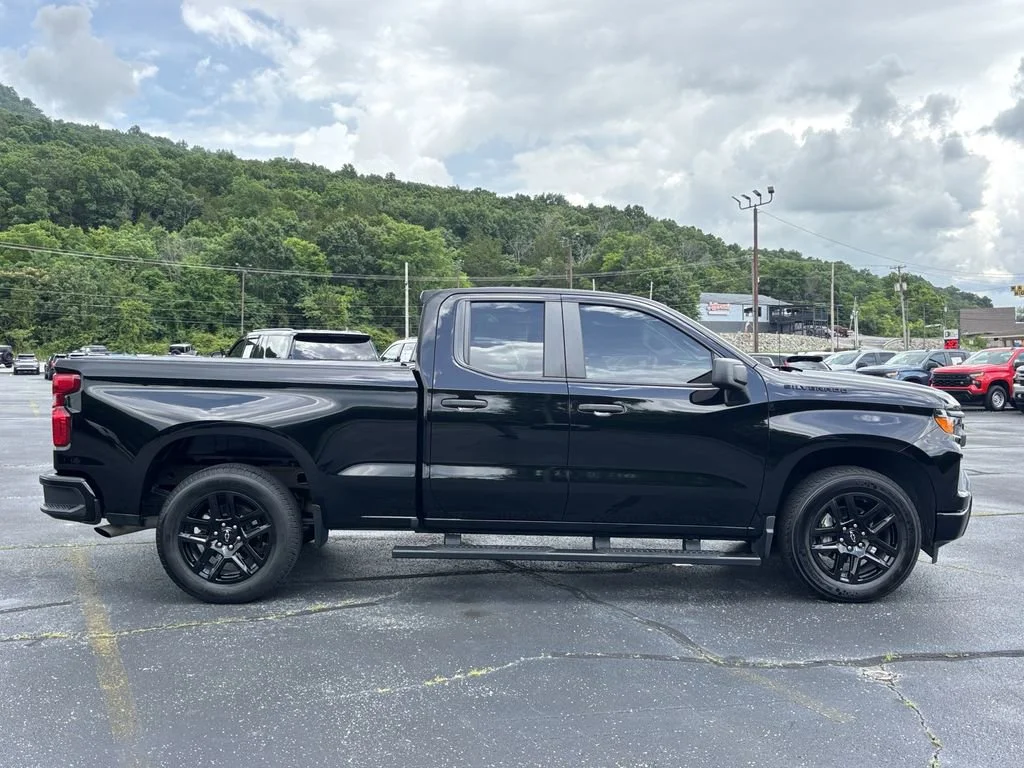 Used 2023 Black Chevrolet Custom image 5