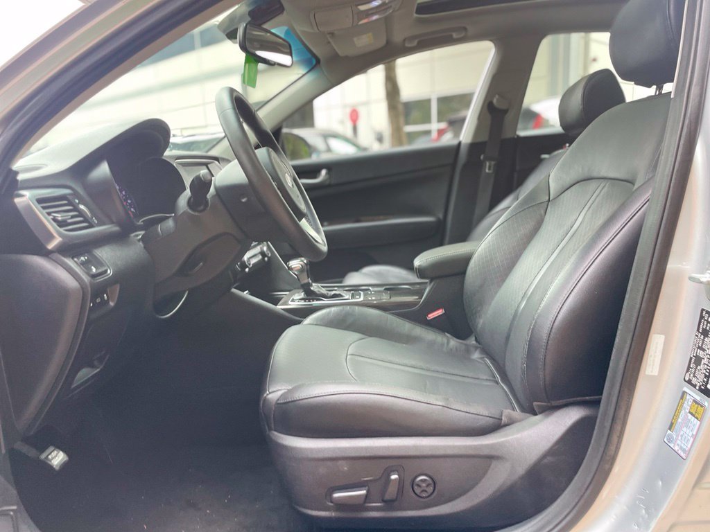 Used 2018 Sparkling Silver Kia EX image 18