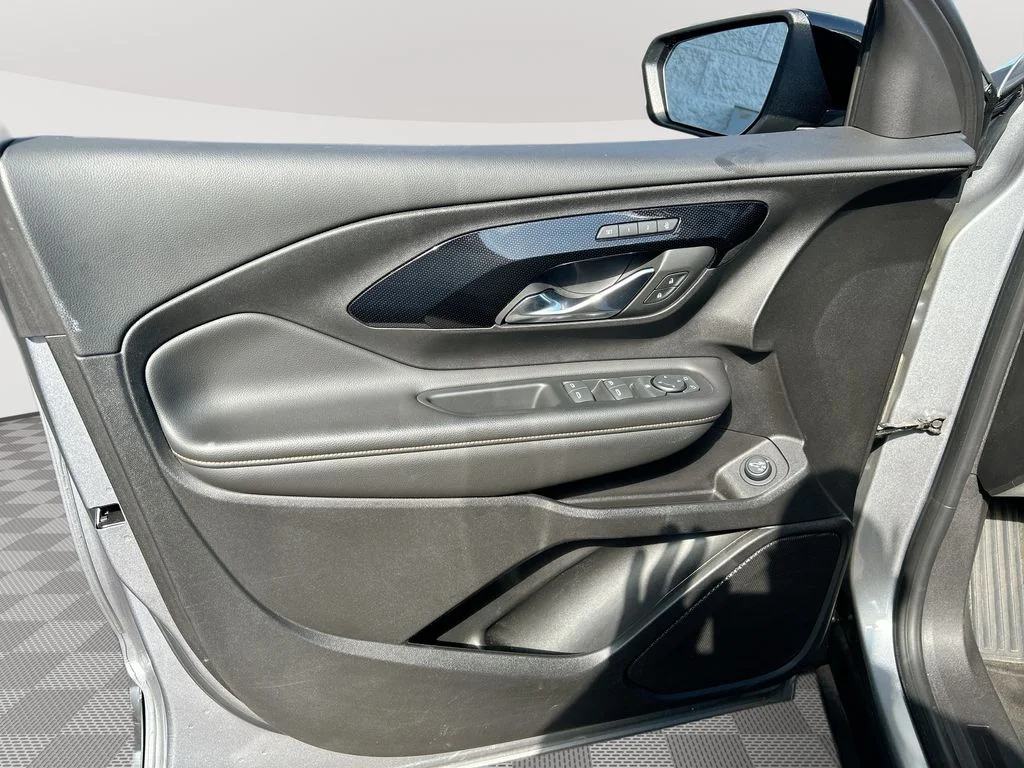 Used 2024 Silver GMC AT4 image 26