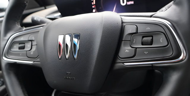 Used 2025 White Buick Avenir image 17