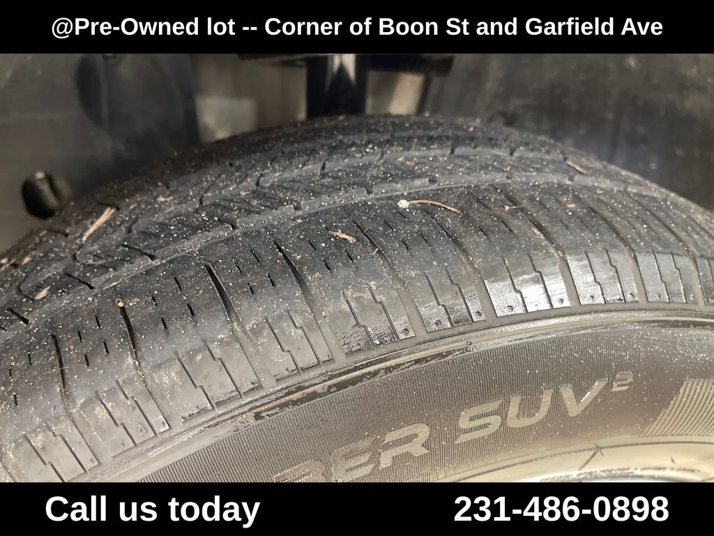 Used 2014 Black Ford SEL image 12