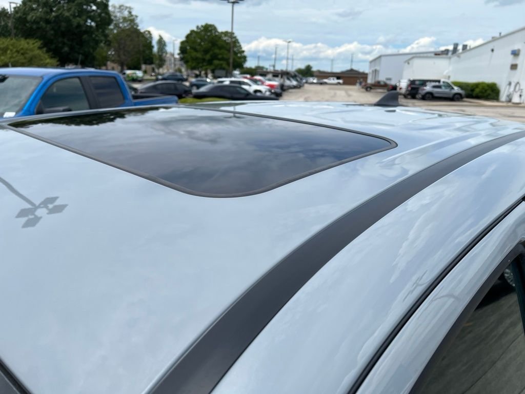 Used 2019 Gray Toyota SR image 6