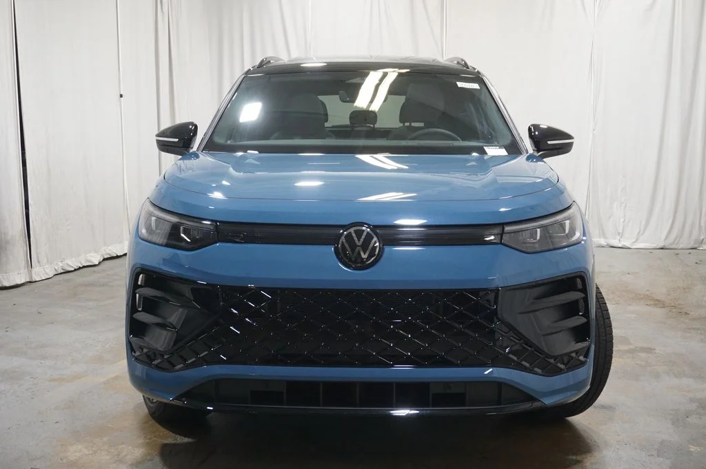 New 2026  Volkswagen 2.0T SE R-Line Black image 5
