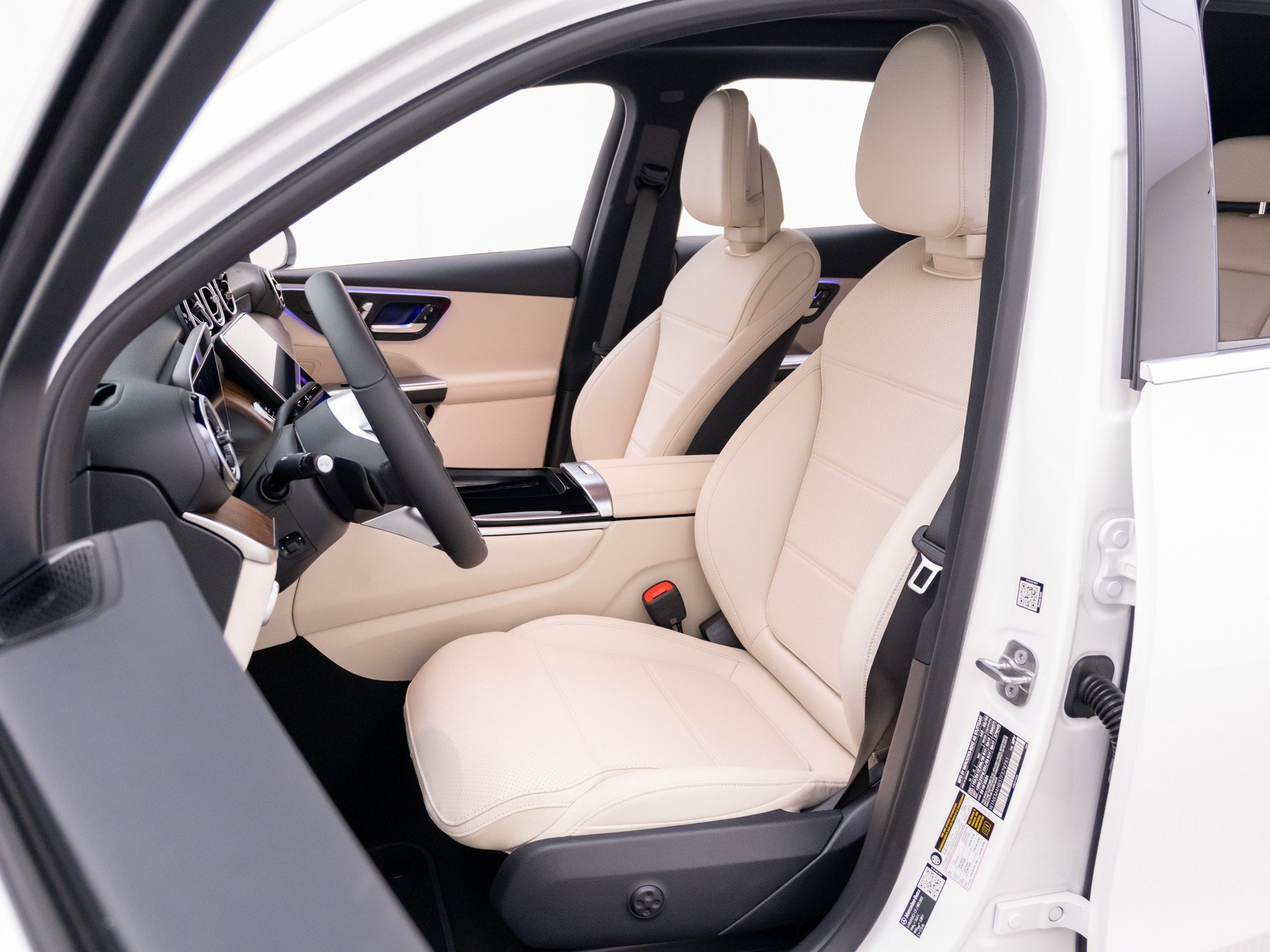 New 2026 White Mercedes-Benz GLC 300 image 60