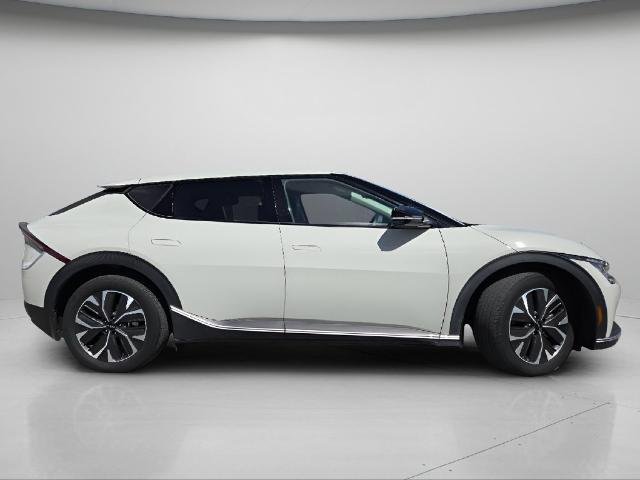 Used 2024 Glacier Kia  image 24