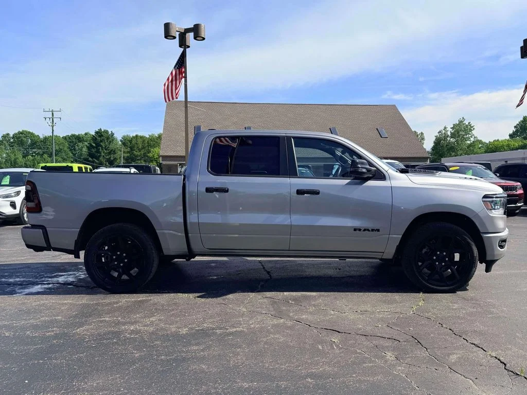 Used 2024 Silver Ram Laramie image 7