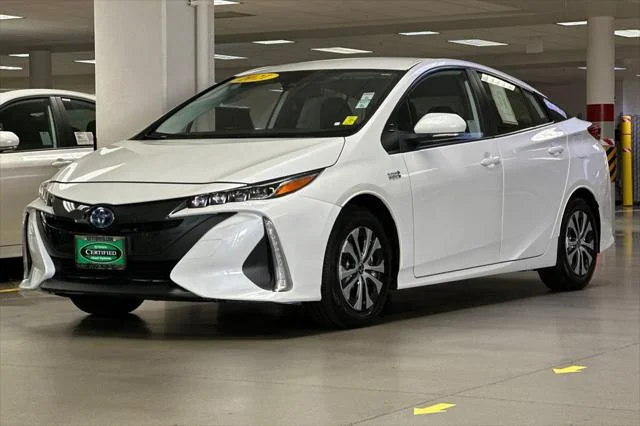 Certified Used 2021 Wind Chill Pearl Toyota  image 8