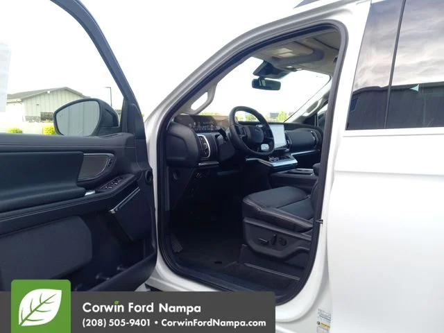 New 2026 Oxford White Ford Platinum image 9