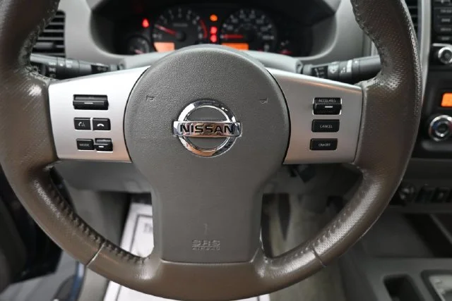 Used 2017 Arctic Blue Metallic Nissan SV image 13