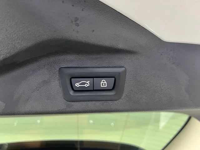 Certified Used 2023 White BMW xDrive40i image 42
