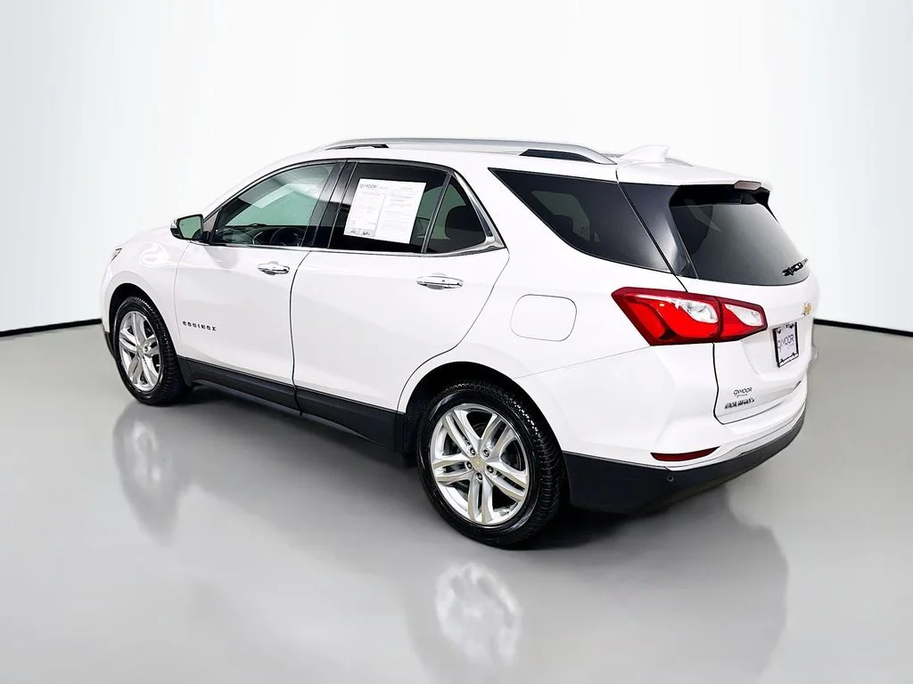 Used 2018 Iridescent Pearl Tricoat Chevrolet Premier image 5