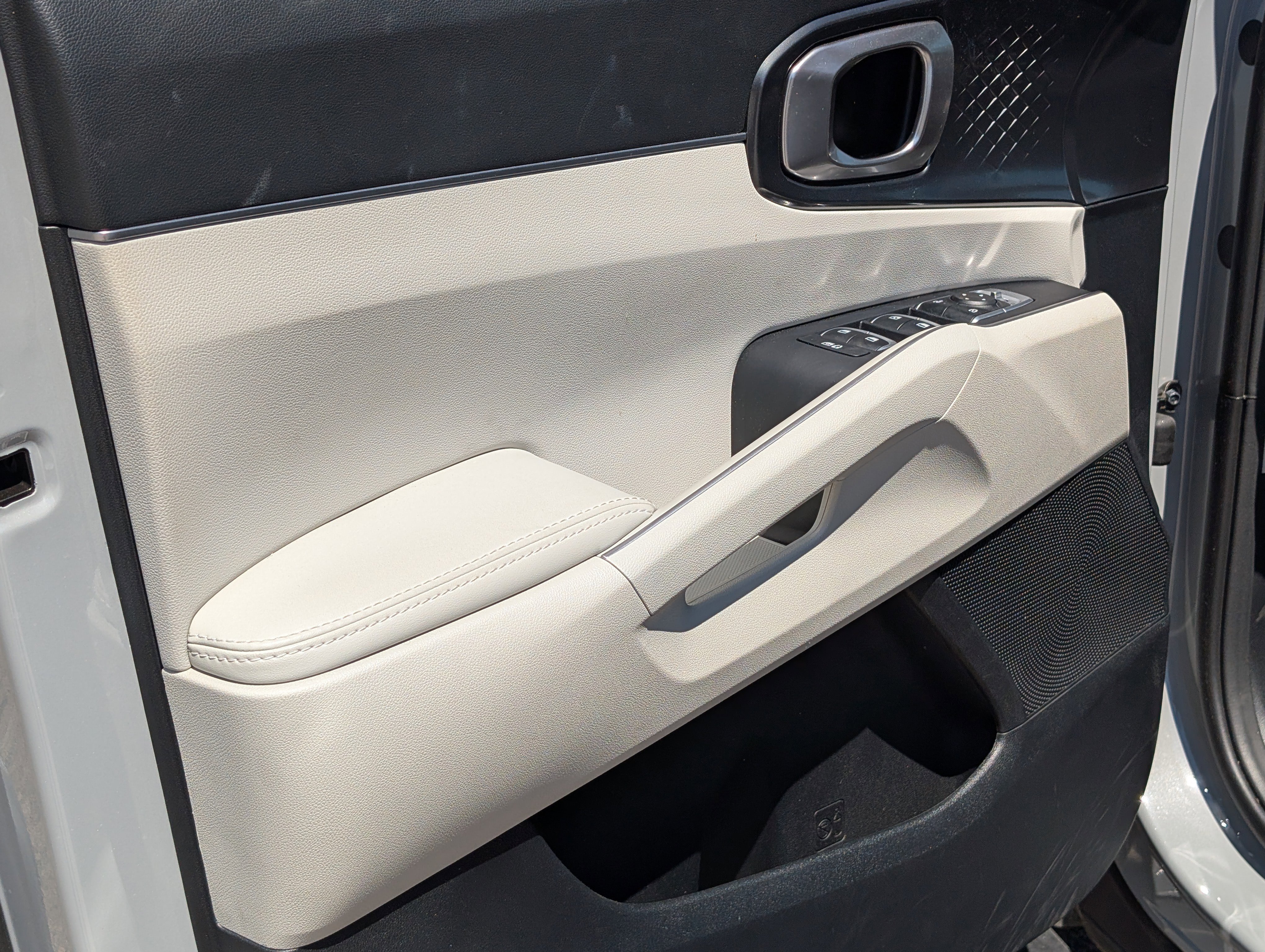 2025 Kia Sorento S - Photo 15