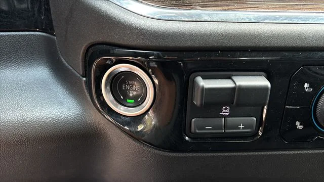 Used 2025 Black Chevrolet LT image 28