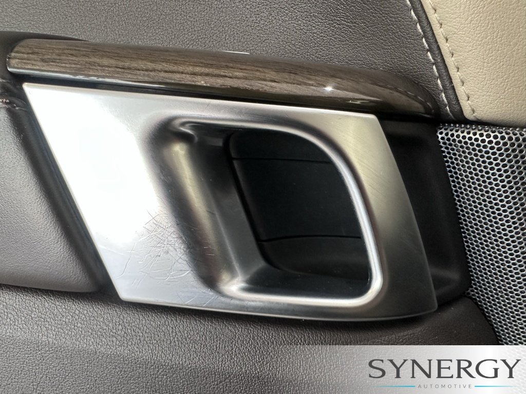 Used 2018 Byron Blue Metallic Land Rover HSE image 24