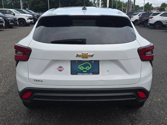 Used 2024 Summit White Chevrolet LS image 13
