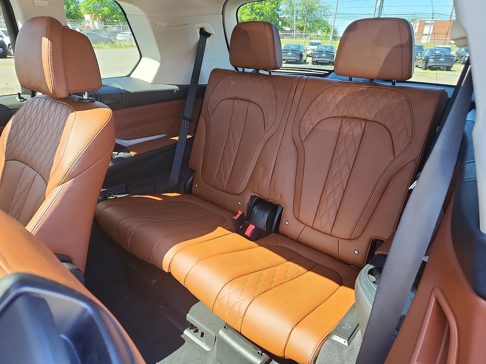 Used 2019 Black BMW xDrive40i image 10