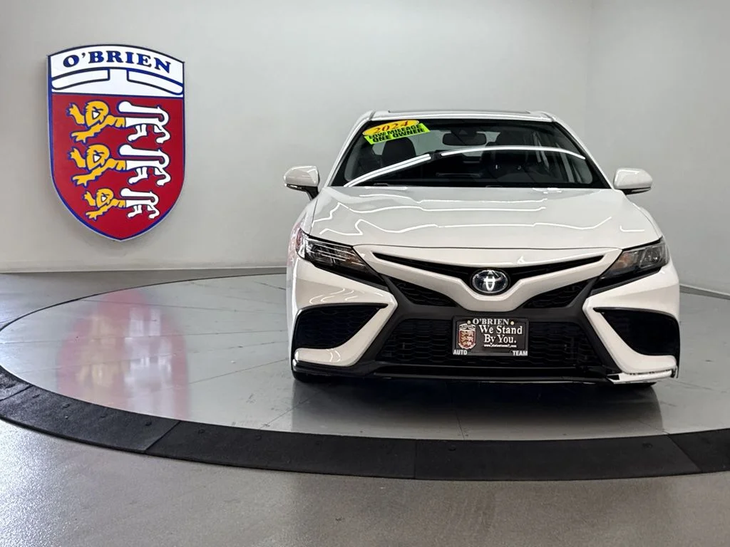 Used 2024 Ice Toyota SE image 10