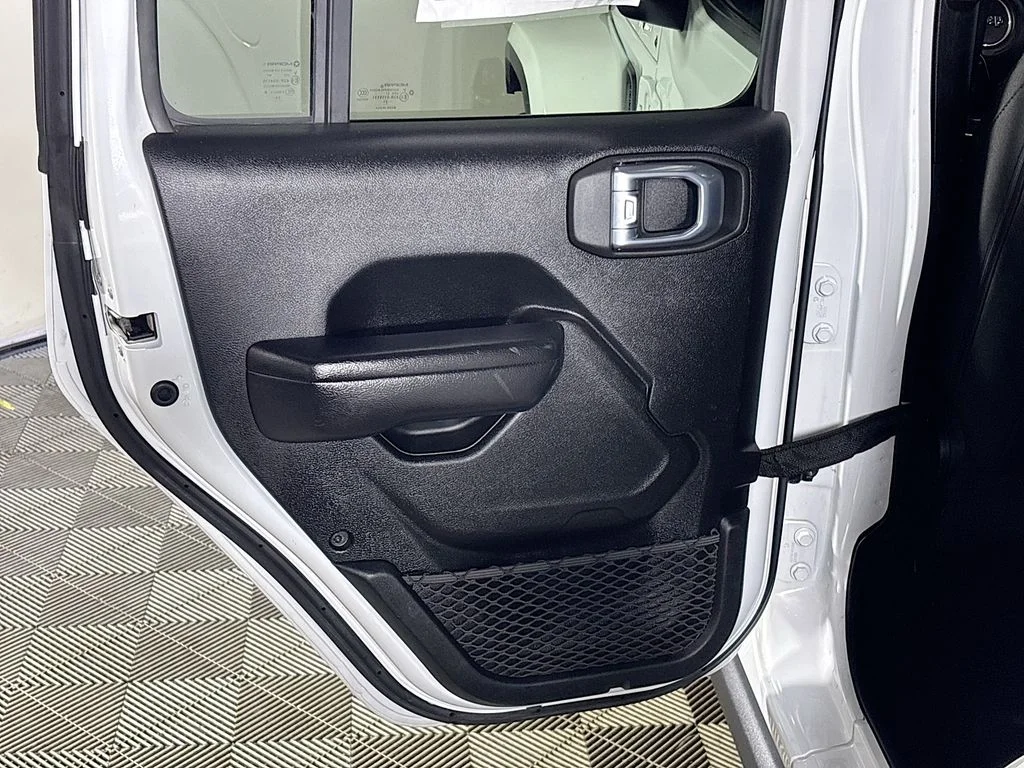 Used 2021 White Jeep Willys image 18