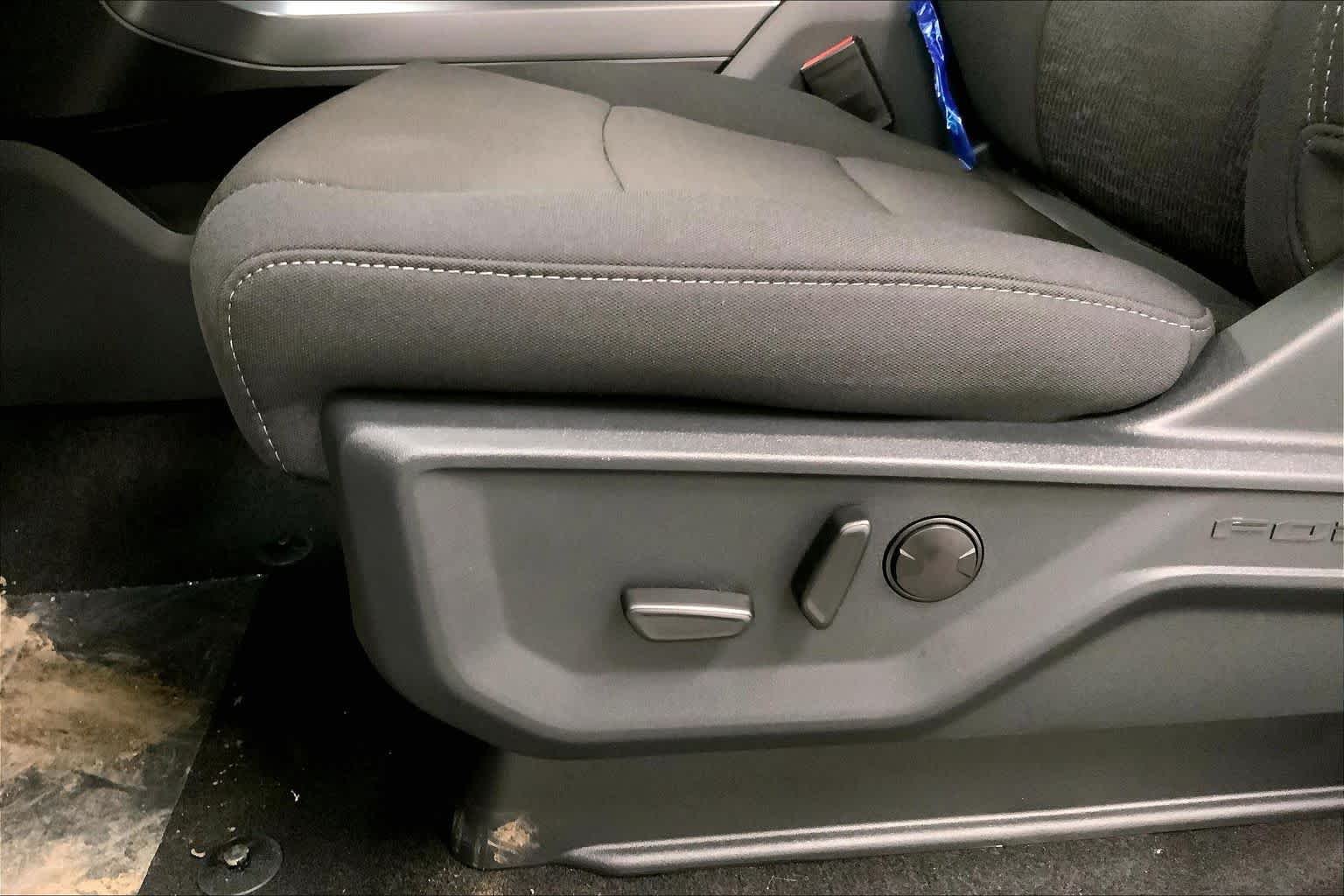 New 2026 Oxford White Ford XLT image 19