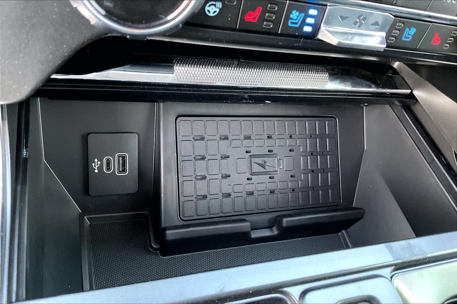 New 2026 Agate Black Metallic Ford Lariat® image 15