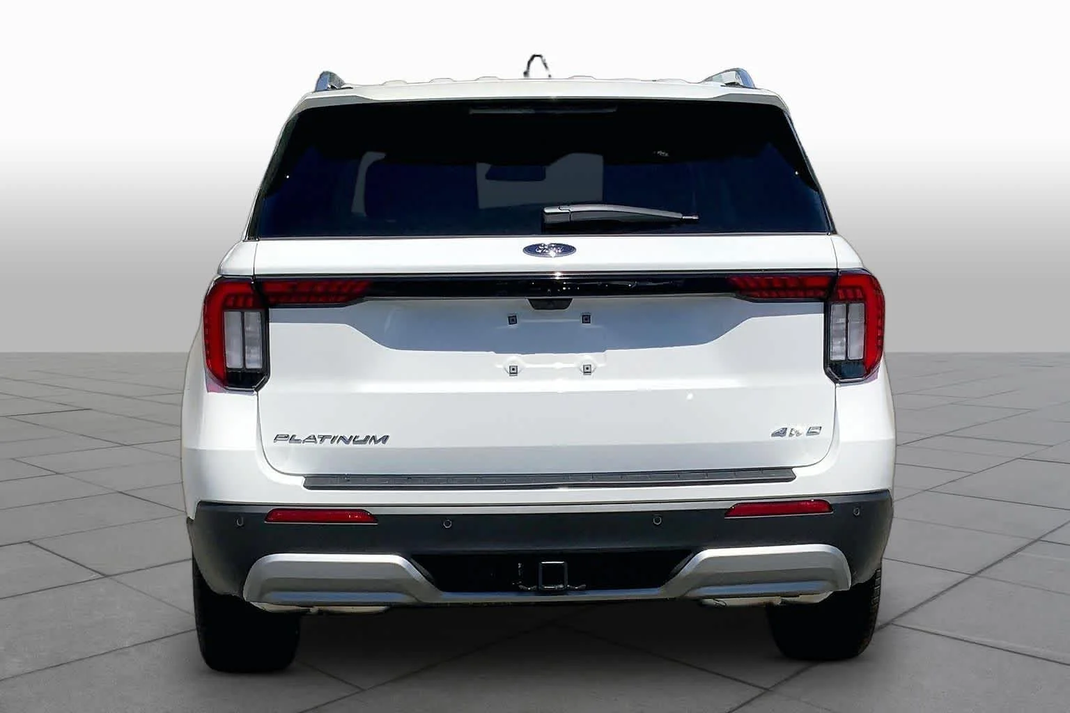 New 2026 Star White Metallic Tri-Coat Ford Platinum™ image 4