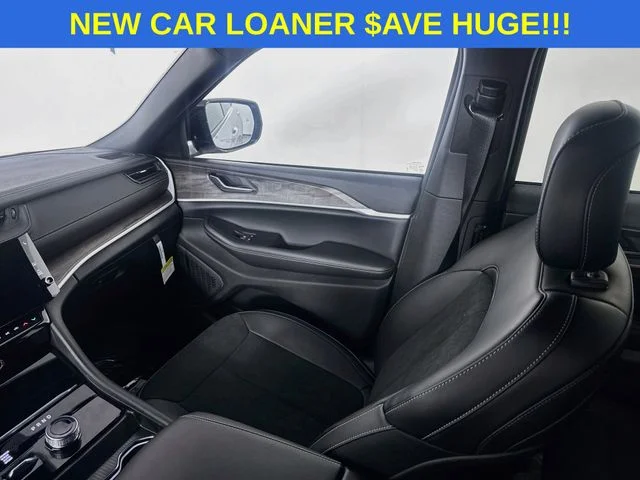 New 2026 Bright White Clear-Coat Exterior Paint Jeep Laredo image 22