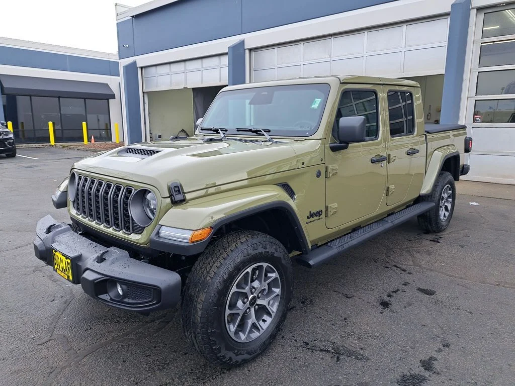 2026 Jeep Gladiator Sport S Auto's photo