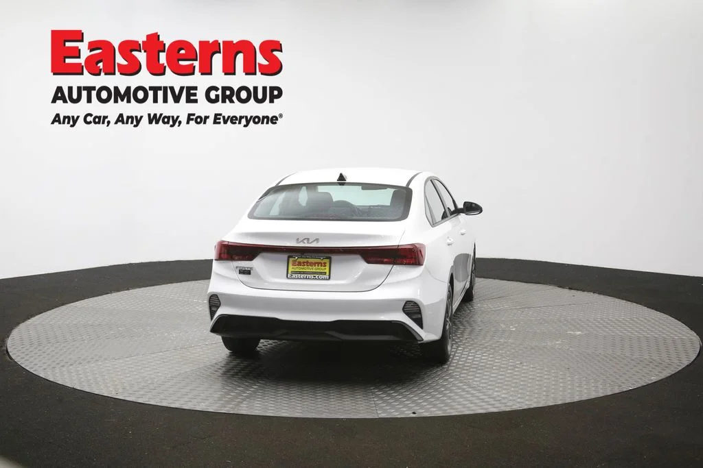 Used 2023 White Kia LXS image 37
