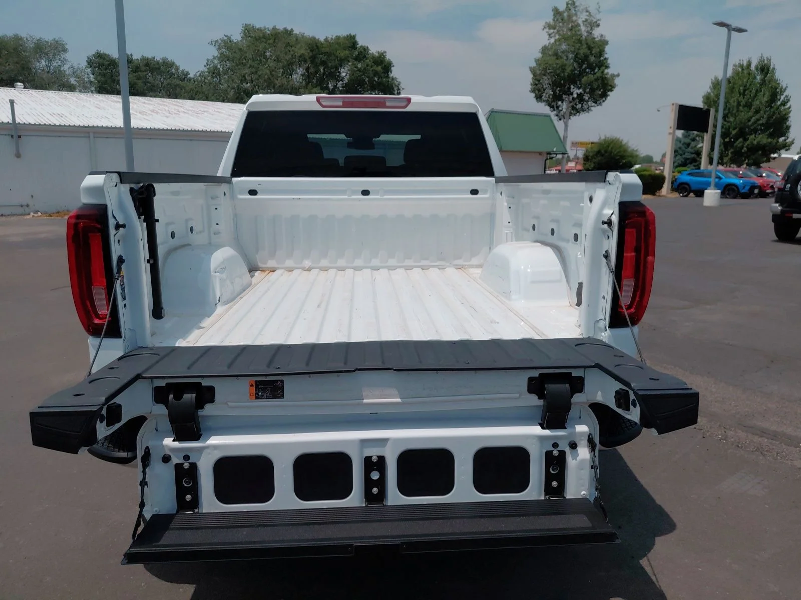 Used 2025 White GMC SLT image 6