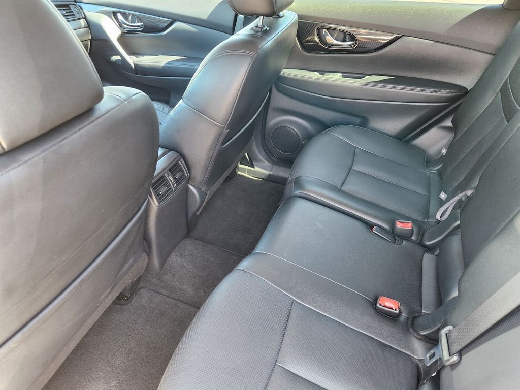 Certified Used 2020 White Nissan SL image 26