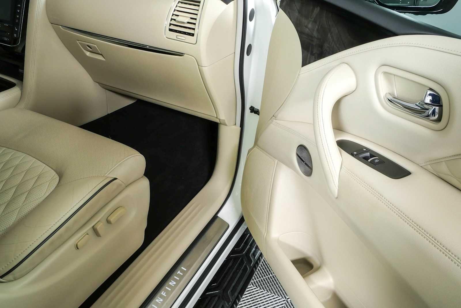 Used 2020 Moonstone White INFINITI LUXE image 26