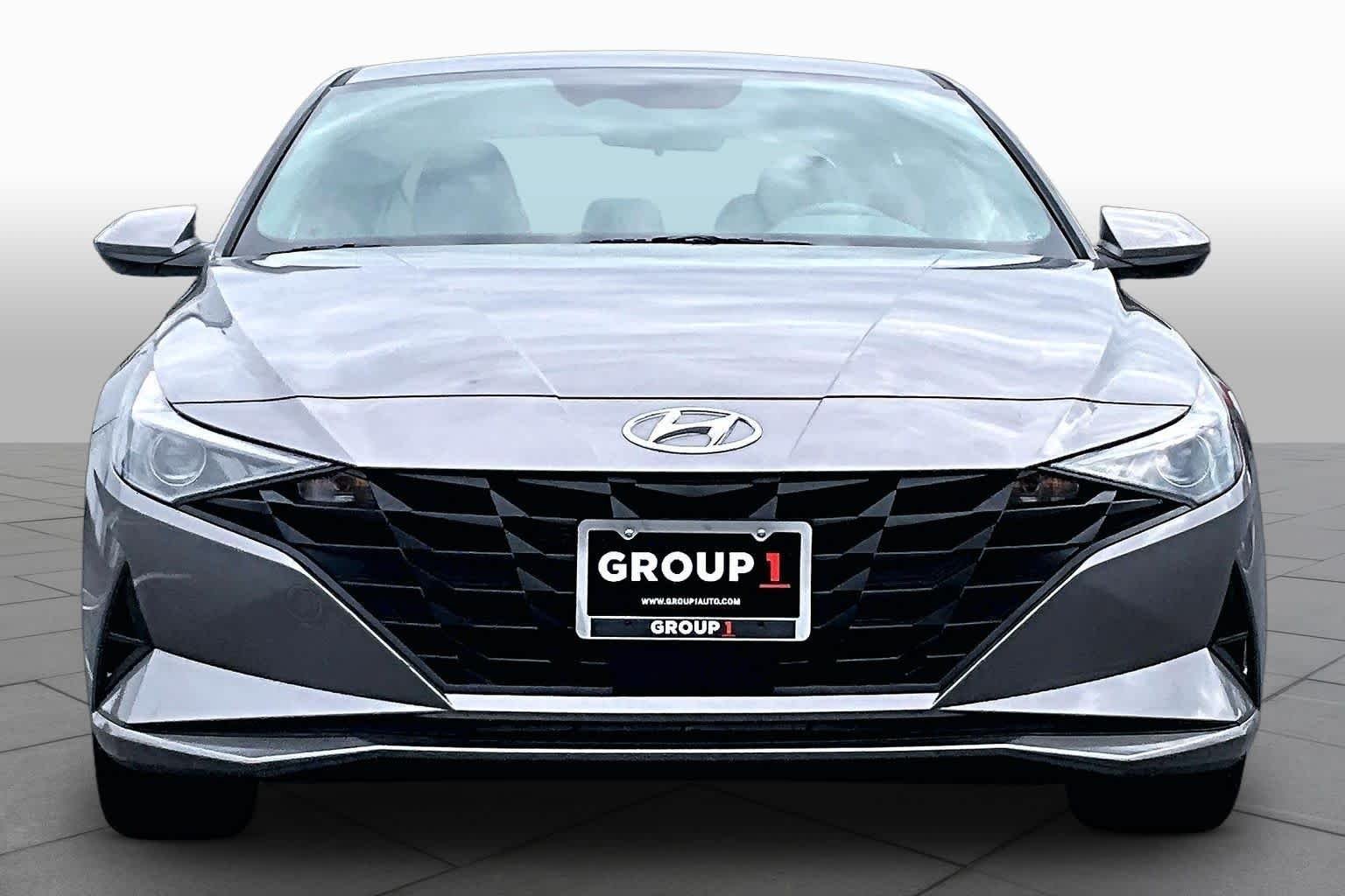 Used 2023 Fluid Metal Hyundai SEL image 4