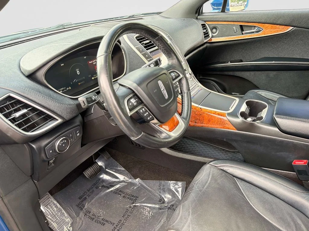 Used 2020 Blue Lincoln Reserve image 22
