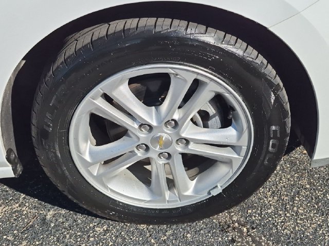 Used 2017 White Chevrolet LT image 9