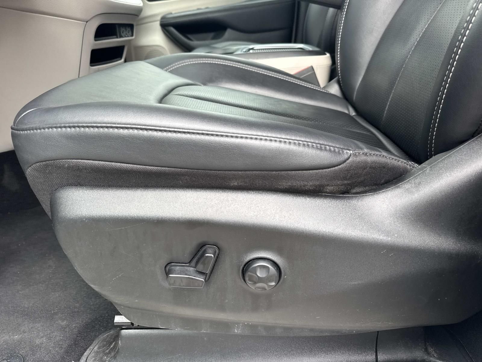 Used 2024 Silver Chrysler Touring L image 18