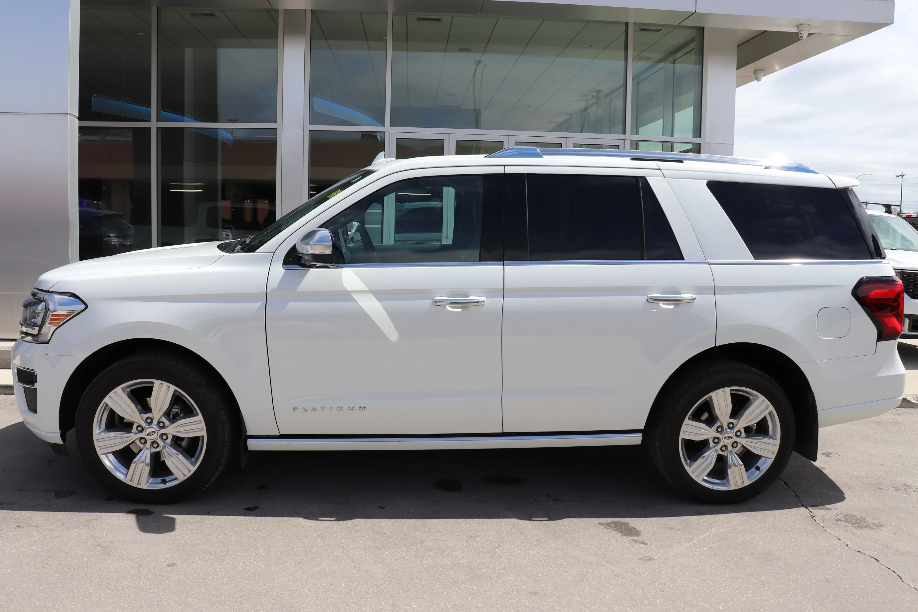 Certified Used 2023 White Ford Platinum 4x4 image 3