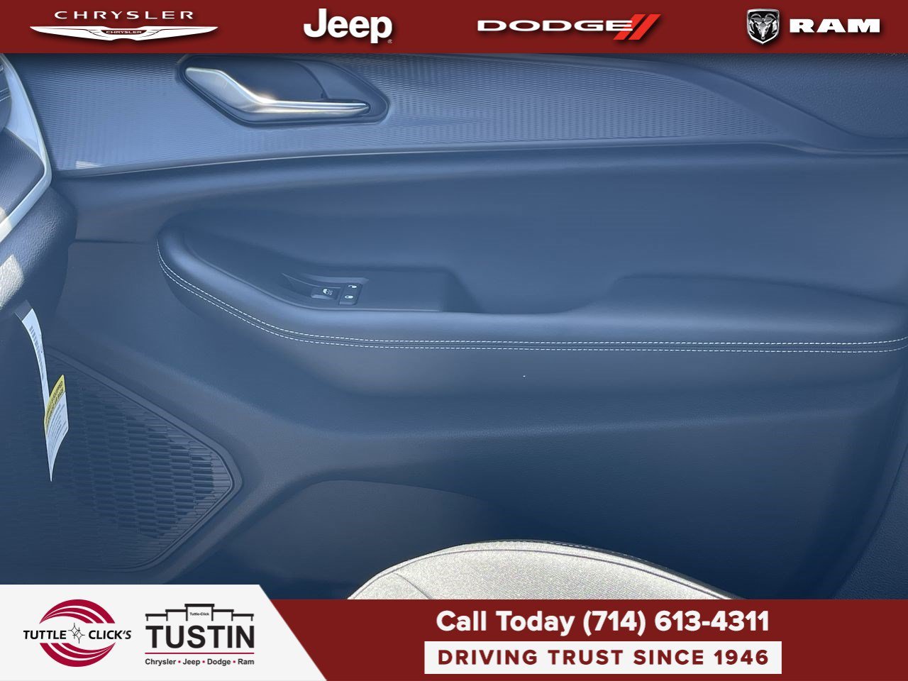 New 2026 Bright White Clear-Coat Exterior Paint Jeep Laredo X image 21