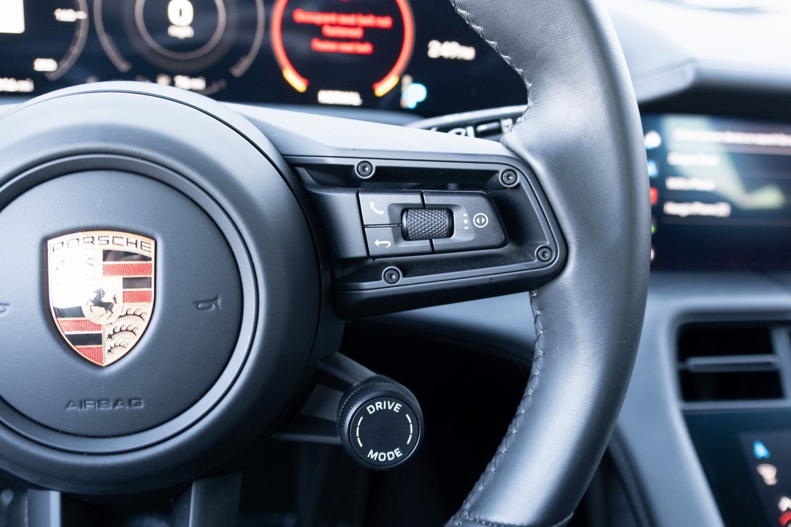 2024 Porsche Taycan GTS - Photo 8