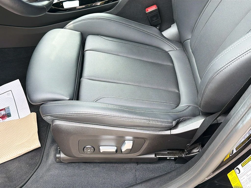 Used 2023 Jet Black BMW sDrive30i image 15