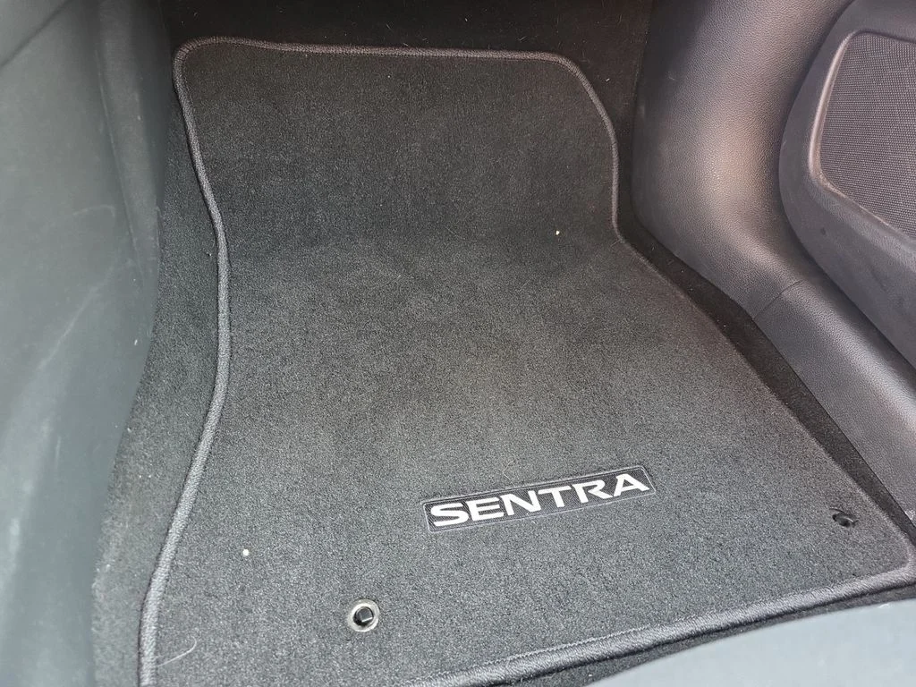 Used 2020 Scarlet Ember Tintcoat Nissan SV image 19