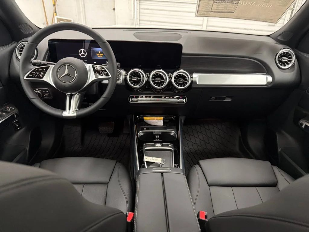 New 2026 White Mercedes-Benz GLB 250 image 21
