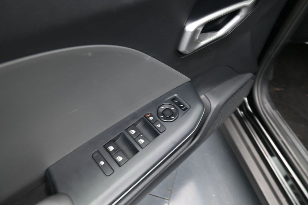 Used 2025 Aurora Black Pearl Kia LXS image 23